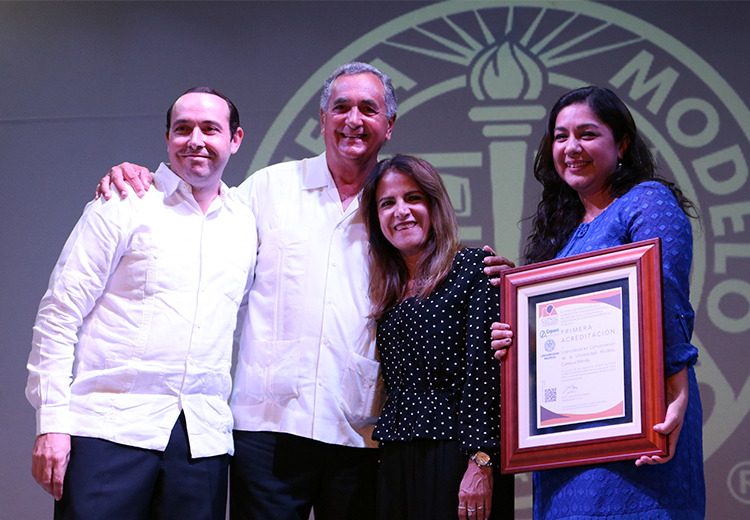 Licenciatura en Comunicación recibe su acreditación por CONAC AC