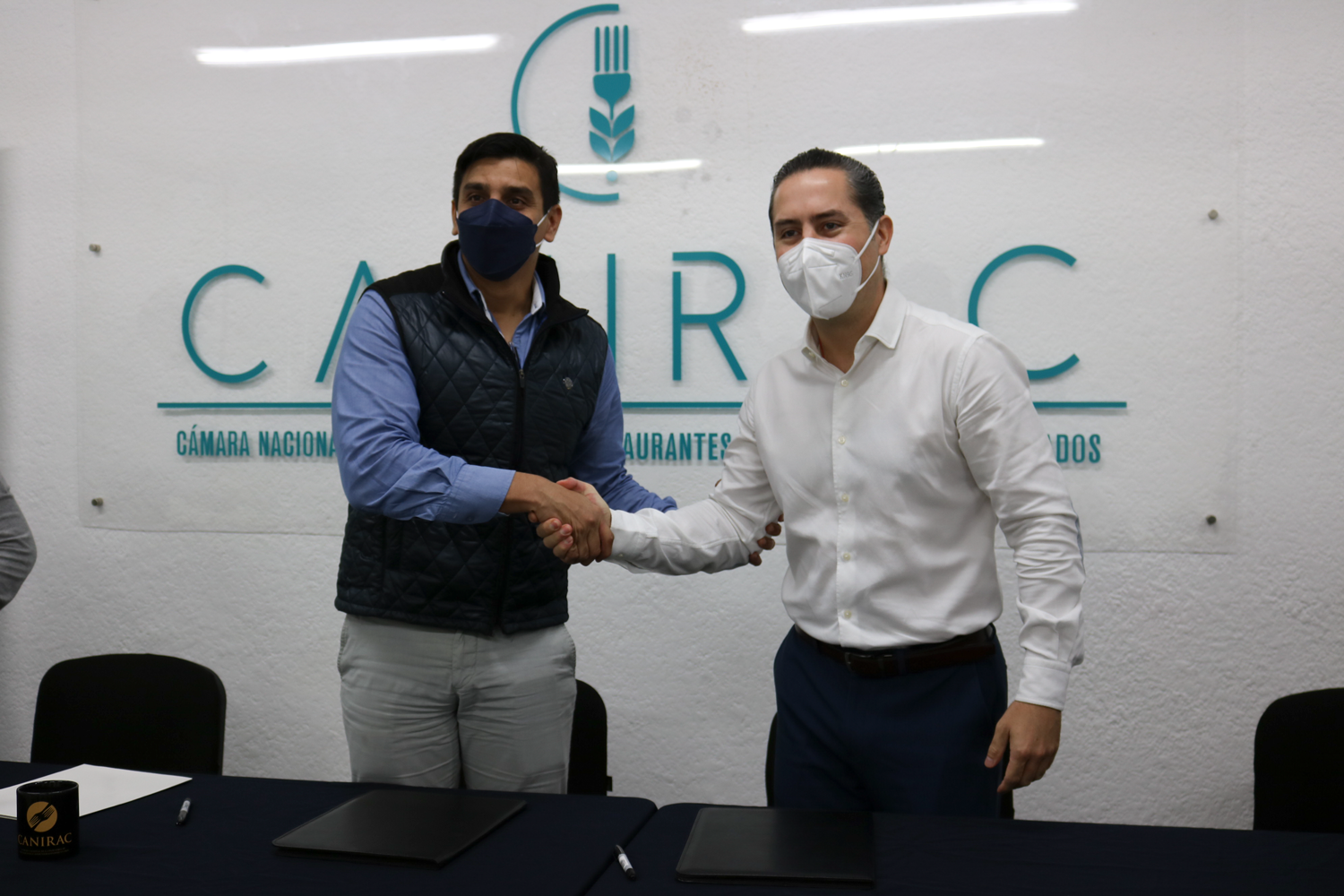 Firma de convenio con la CANIRAC Yucatán